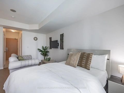 Photo 17 at 1203 - 65 Bremner Boulevard, Waterfront Communities C1, Toronto