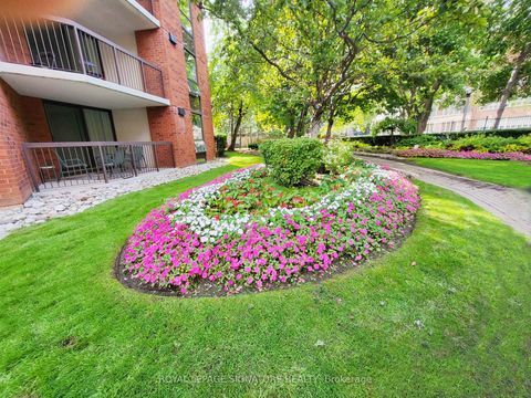 Photo 1 at 205 - 77 Maitland Place, South St. James Town, Toronto