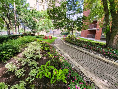 Photo 3 at 205 - 77 Maitland Place, South St. James Town, Toronto