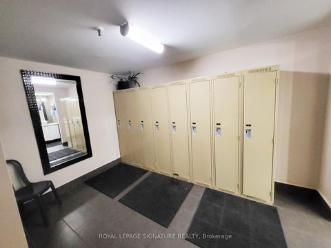Photo 12 at 205 - 77 Maitland Place, South St. James Town, Toronto