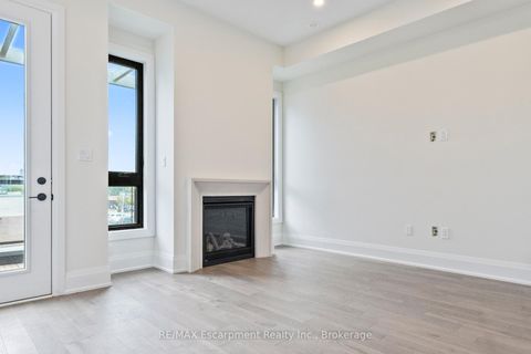 Photo 12 at 2 - 138 EAST Street, BR Bronte, Oakville