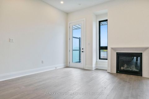 Photo 15 at 2 - 138 EAST Street, BR Bronte, Oakville