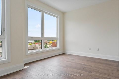 Photo 32 at 2 - 138 EAST Street, BR Bronte, Oakville