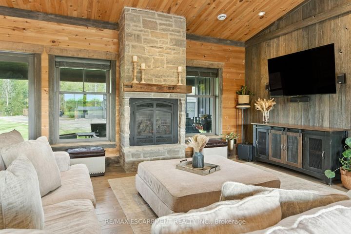 Photo 4 at 437 6th Concession Road E, Rural Flamborough, Hamilton