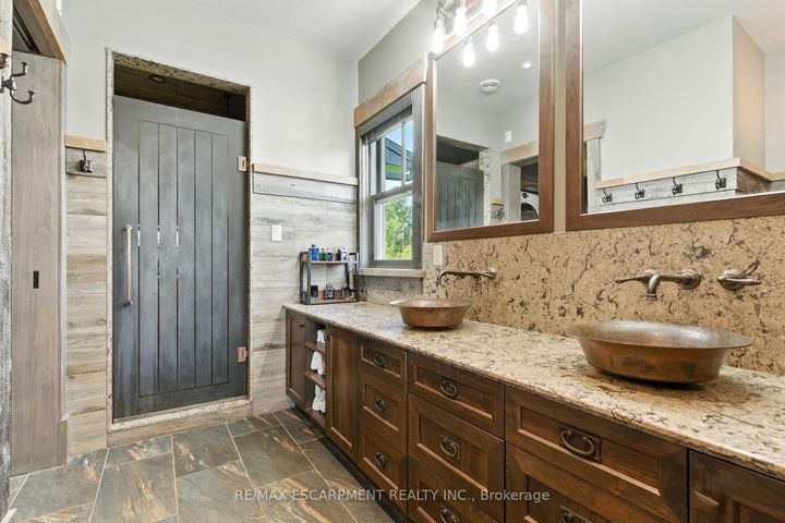 Photo 10 at 437 6th Concession Road E, Rural Flamborough, Hamilton
