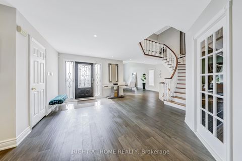 Photo 3 at 20 Woburn Drive, Islington Woods, Vaughan