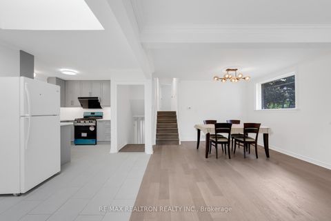 Photo 2 at 53 Knighton Drive, Victoria Village, Toronto