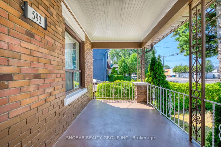 Photo 2 at 593 Royal York Road, Queensway, Toronto
