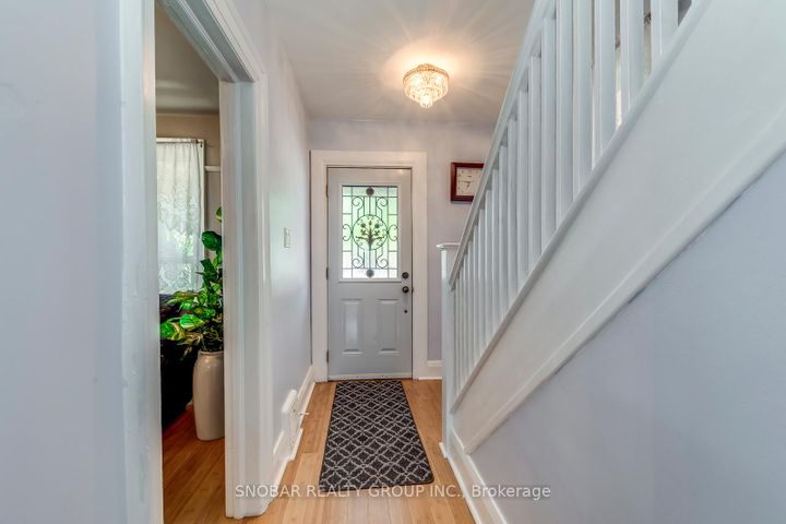 Photo 4 at 593 Royal York Road, Queensway, Toronto