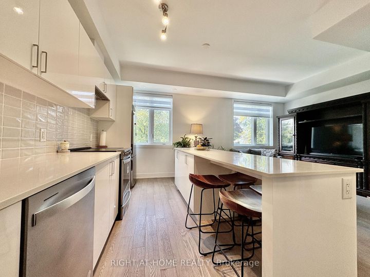 Photo 5 at 211 - 1085 Douglas McCurdy Common, Lakeview, Mississauga