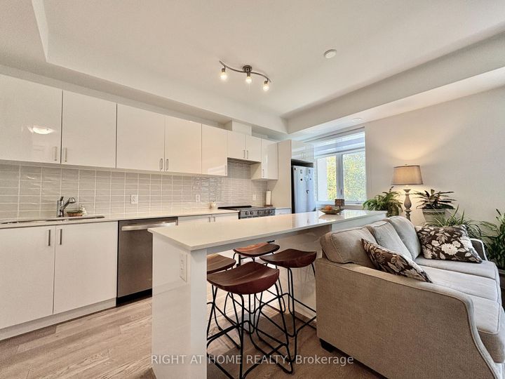 Photo 6 at 211 - 1085 Douglas McCurdy Common, Lakeview, Mississauga