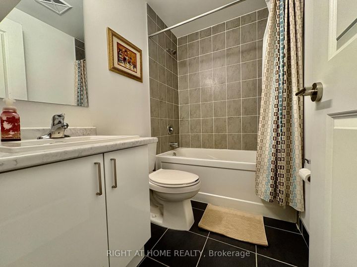 Photo 13 at 211 - 1085 Douglas McCurdy Common, Lakeview, Mississauga