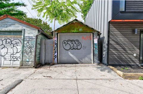 Photo 32 at 717 Palmerston Avenue, Annex, Toronto