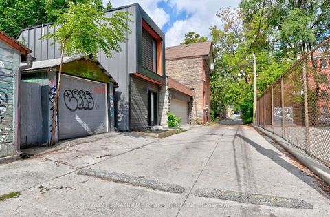 Photo 33 at 717 Palmerston Avenue, Annex, Toronto