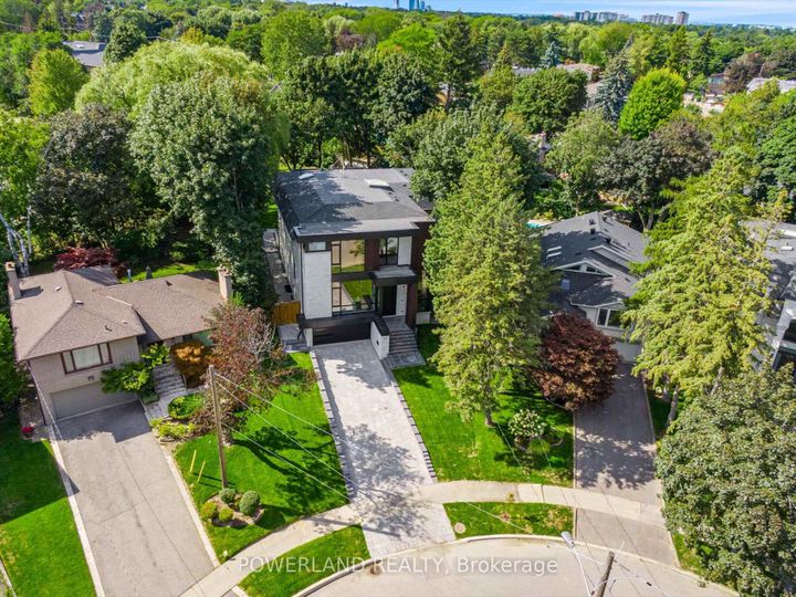 Photo 2 at 53 Whittaker Crescent, Bayview Village, Toronto