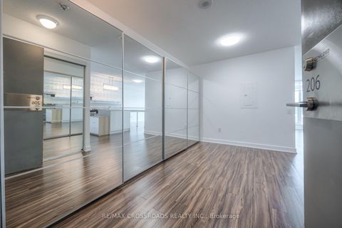 Photo 3 at 206 - 15 Singer Court, Bayview Village, Toronto