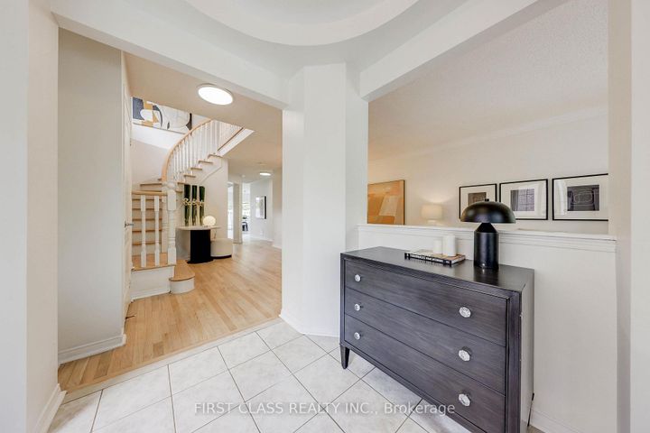 Photo 2 at 47 Lauraview Crescent, Berczy, Markham
