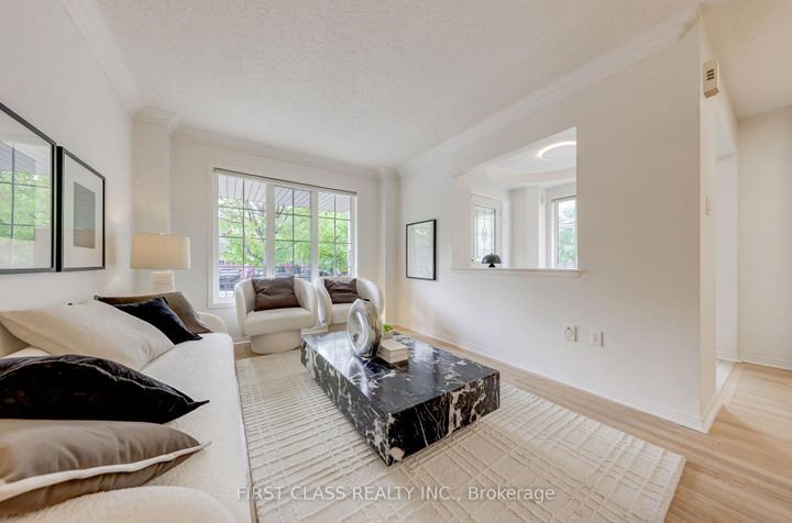 Photo 6 at 47 Lauraview Crescent, Berczy, Markham