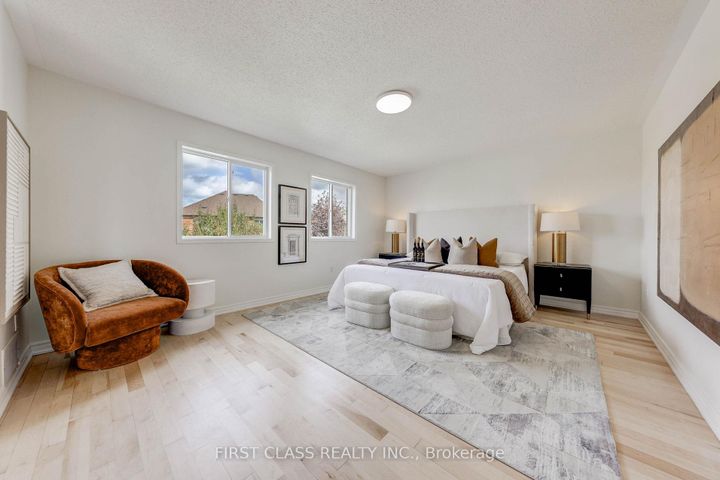 Photo 16 at 47 Lauraview Crescent, Berczy, Markham