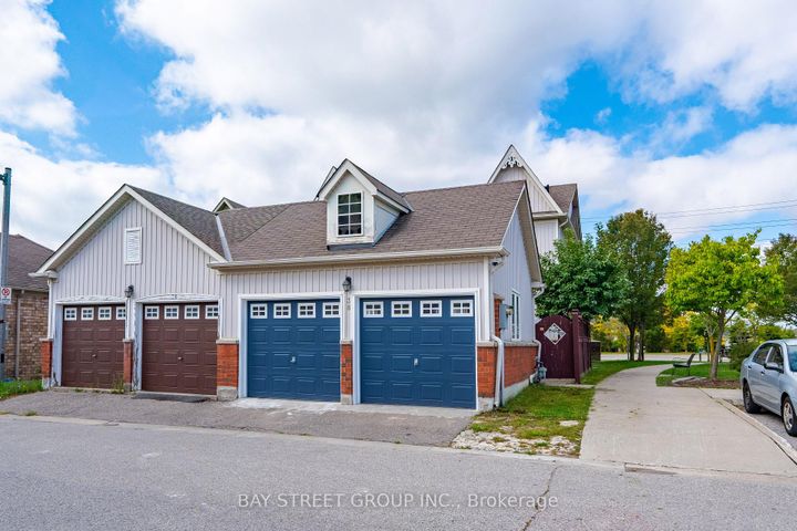 Photo 1 at 38 Pike Lane, Cornell, Markham