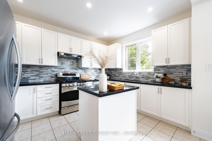Photo 15 at 38 Pike Lane, Cornell, Markham