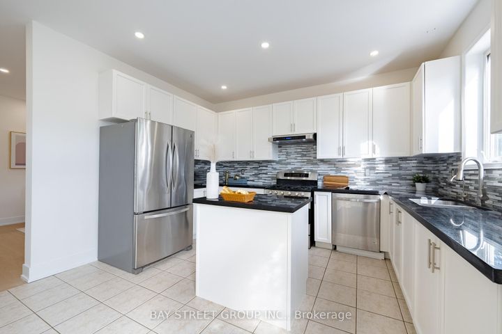 Photo 16 at 38 Pike Lane, Cornell, Markham