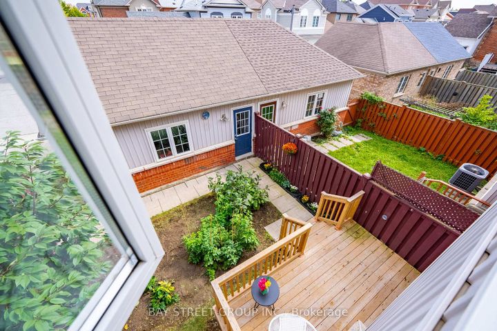 Photo 24 at 38 Pike Lane, Cornell, Markham