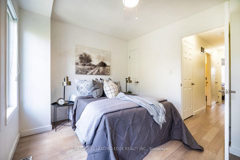 Photo 10 at 57 - 113 The Queensway Way N, Swansea, Toronto