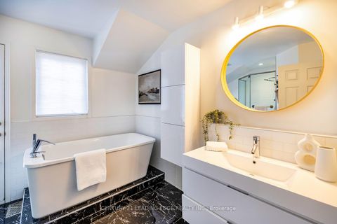 Photo 14 at 57 - 113 The Queensway Way N, Swansea, Toronto