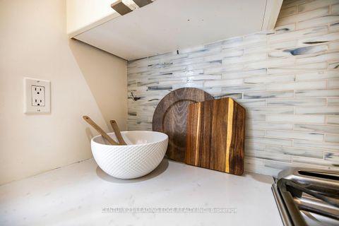 Photo 32 at 57 - 113 The Queensway Way N, Swansea, Toronto