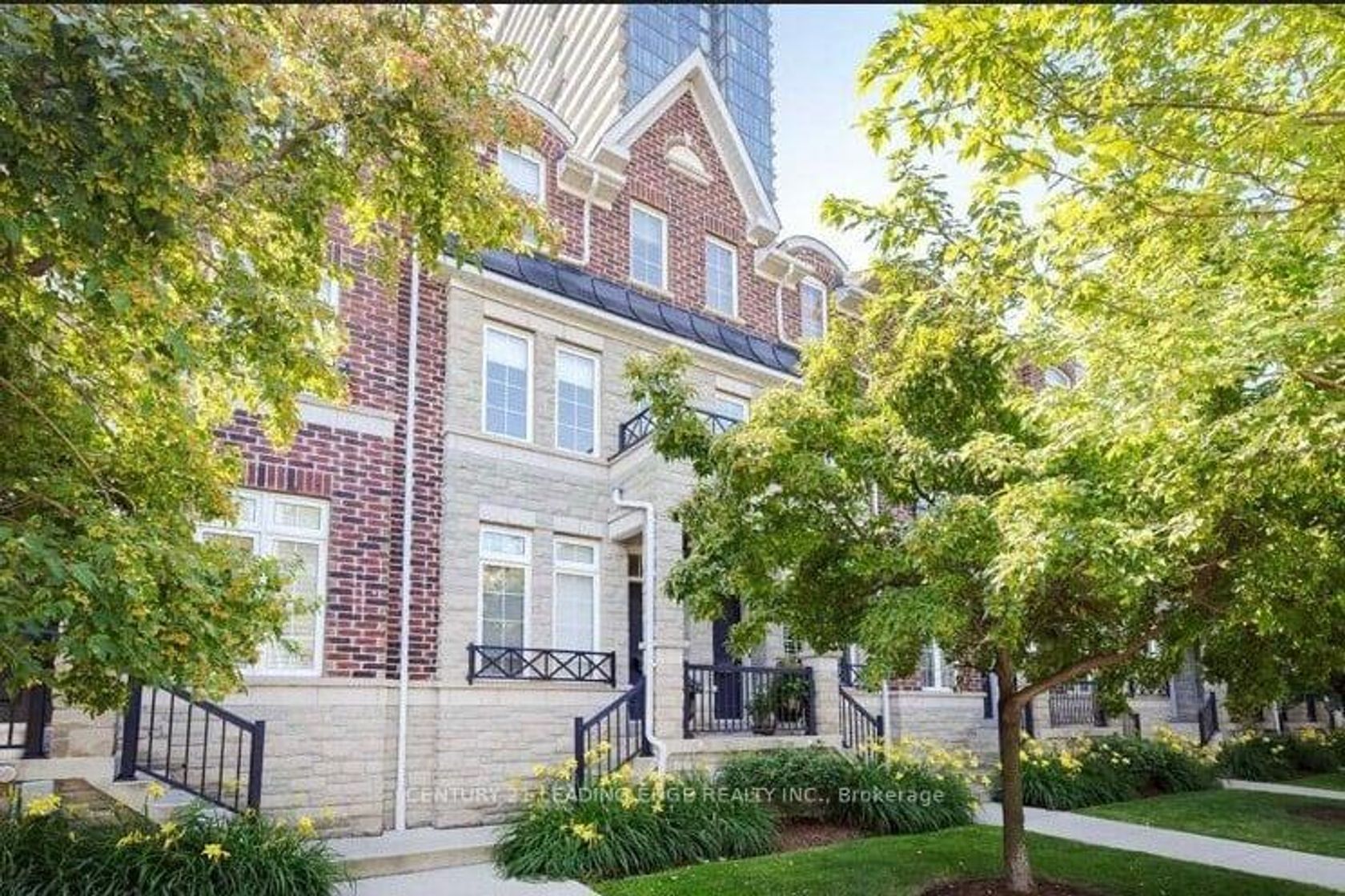57 - 113 The Queensway Way N, Swansea, Toronto by Loree Meneguzzi Real Estate 57 - 113 The Queensway Way N, Swansea, Toronto