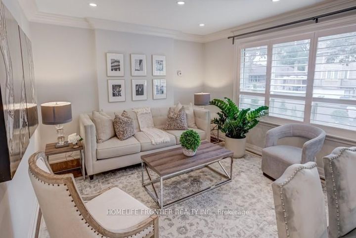 Photo 13 at 72 Newton Drive, Newtonbrook East, Toronto