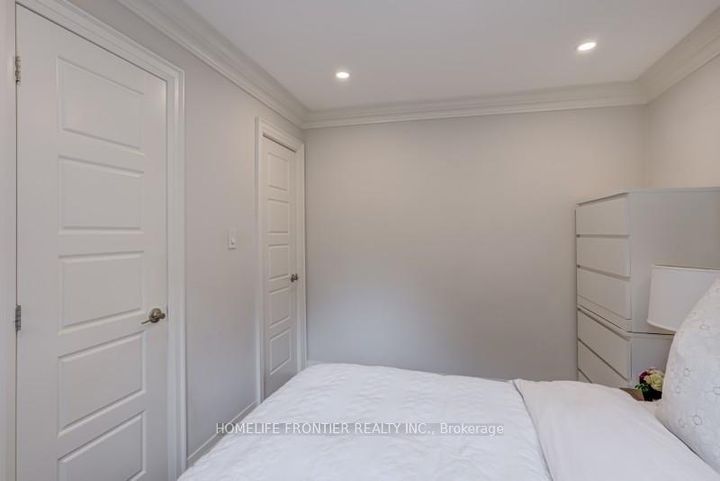 Photo 19 at 72 Newton Drive, Newtonbrook East, Toronto