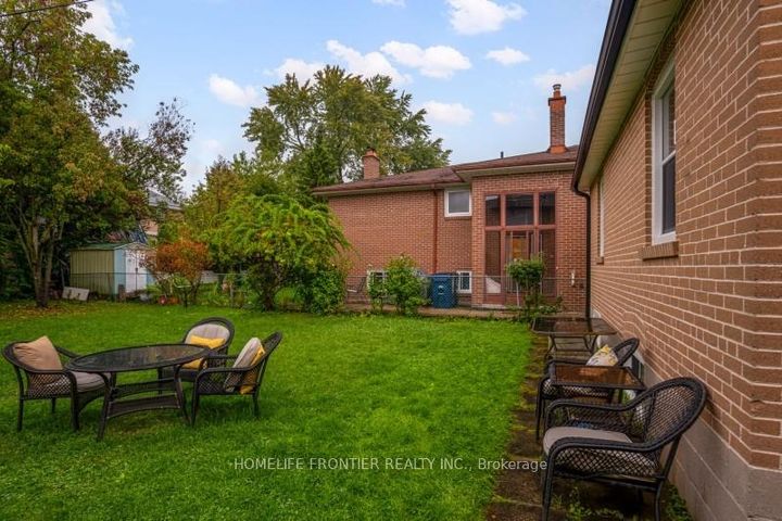 Photo 36 at 72 Newton Drive, Newtonbrook East, Toronto
