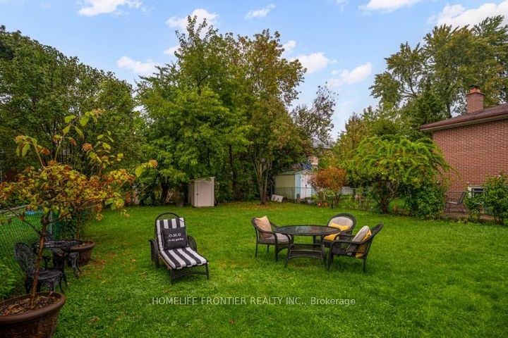 Photo 37 at 72 Newton Drive, Newtonbrook East, Toronto