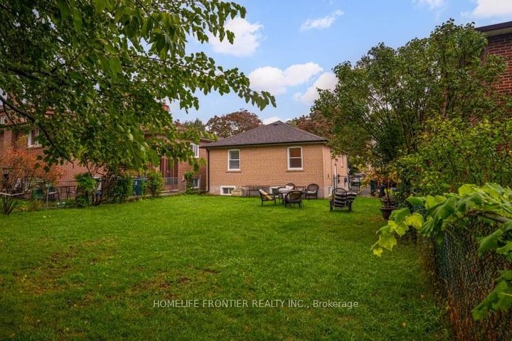 Photo 38 at 72 Newton Drive, Newtonbrook East, Toronto