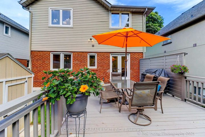 Photo 3 at 16 Westhead Road, Alderwood, Toronto