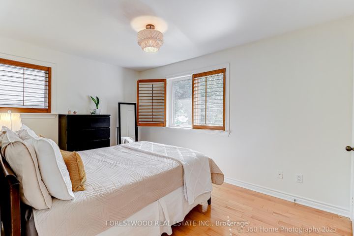 Photo 23 at 16 Westhead Road, Alderwood, Toronto