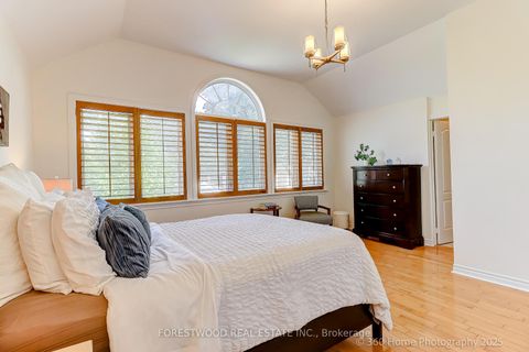Photo 20 at 16 Westhead Road, Alderwood, Toronto