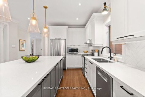Photo 5 at 126 Ner Israel Drive, Patterson, Vaughan