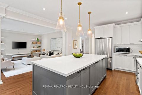 Photo 11 at 126 Ner Israel Drive, Patterson, Vaughan