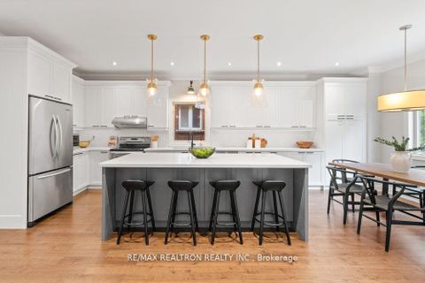 Photo 14 at 126 Ner Israel Drive, Patterson, Vaughan