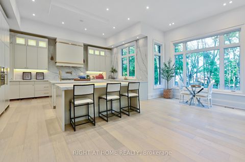 Photo 7 at 27 Hurlingham Crescent, Don Mills, Toronto