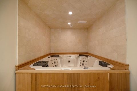 Photo 26 at 16 Flatbush Avenue, East Woodbridge, Vaughan