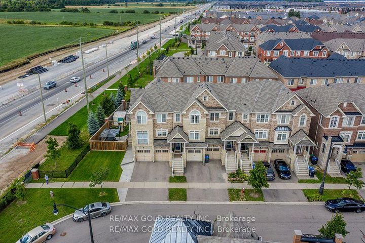 Photo 23 at 34 Rockbrook Trail, Northwest Brampton, Brampton