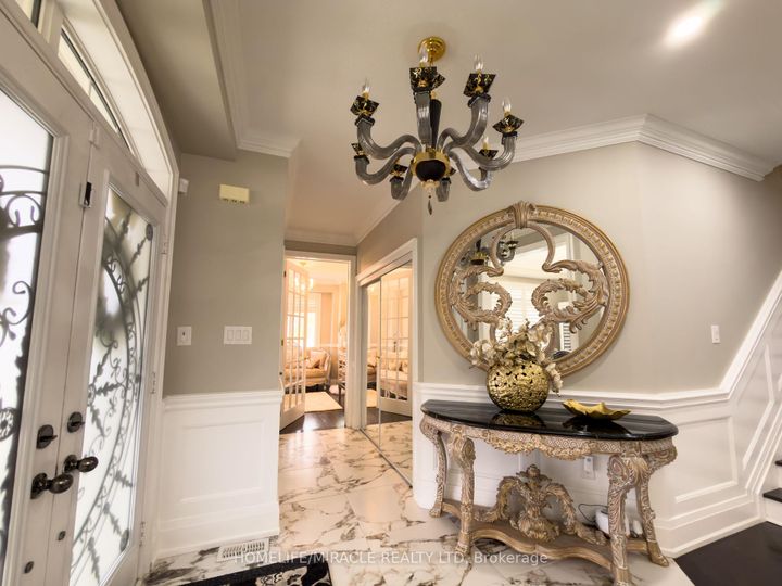 Photo 4 at 404 Queen Mary Drive, Northwest Brampton, Brampton