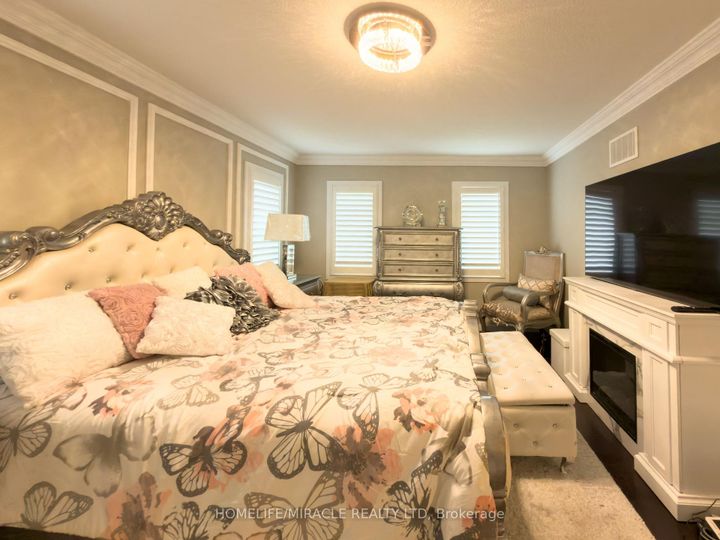 Photo 14 at 404 Queen Mary Drive, Northwest Brampton, Brampton