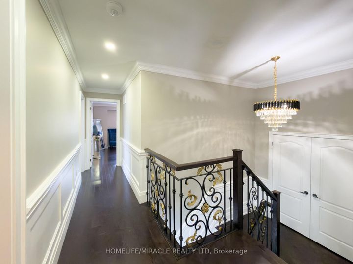 Photo 19 at 404 Queen Mary Drive, Northwest Brampton, Brampton