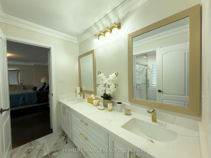 Photo 21 at 404 Queen Mary Drive, Northwest Brampton, Brampton