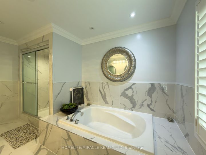 Photo 33 at 404 Queen Mary Drive, Northwest Brampton, Brampton